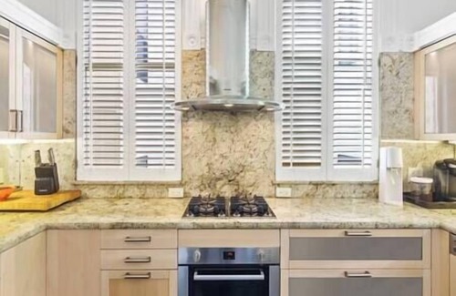 Lower Pacific Heights Casa | Pacific Heights Grand Victorian Top Floor Kitchen