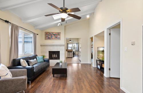 North Pacific Beach Casa | Pacific Paradise - Large Patio, Hot Tub, Short Walk to Beach, & Parking
