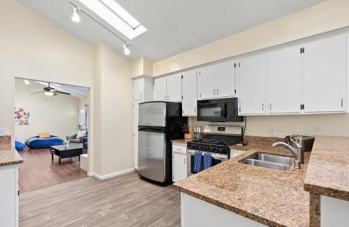 North Pacific Beach Casa | Pacific Paradise - Large Patio, Hot Tub, Short Walk to Beach, & Parking