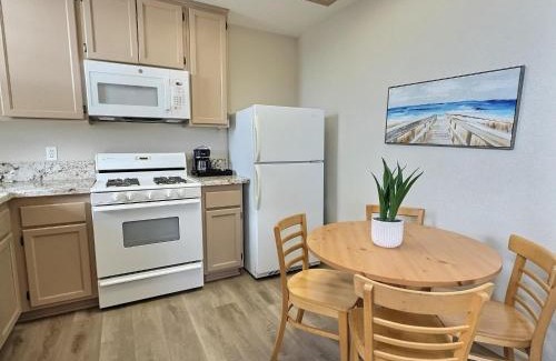 Oceano Casa | Pacific Plaza #408 - Shipwrecked - 1BdrmUp-K-QSofa
