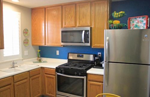 Oceano Casa | Pacific Plaza #605 - Seaside Flamingo Retreat - 1BdrmD-K-QSofa