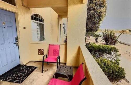 Oceano Casa | Pacific Plaza #605 - Seaside Flamingo Retreat - 1BdrmD-K-QSofa
