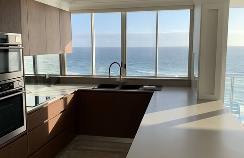 Burleigh Heads Hotel | Pacific Regis Apartments