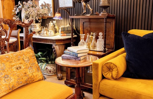 Paddington Apartamento | Paddington 4-Bed 8-Guest w/Patio Massive Apartment in Old Victorian Pub