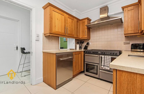 London City Centre Casa | Paddington Station Exceptional 4 bedroom House!