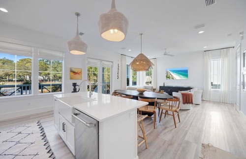 Seagrove Beach Casa | Paddleboard*Dock to Fish*Golf Cart*Pool