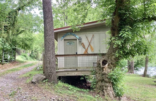 Alexander Cabaña | Paddlers Paradise Cottage-Glamping on the River!