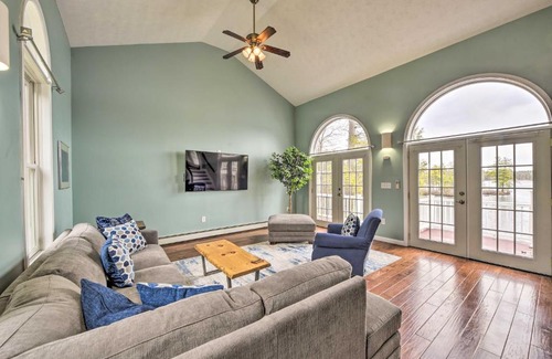 Lunenburg Casa | Paddlers Paradise on Hickory Hills Lake!