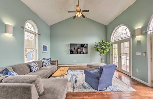 Lunenburg Casa | Paddlers Paradise on Hickory Hills Lake!