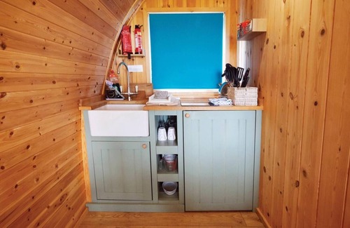 Oldwalls Cabina | Paddock Haven Pod on the Pond Romantic Cosy Retreat for 2