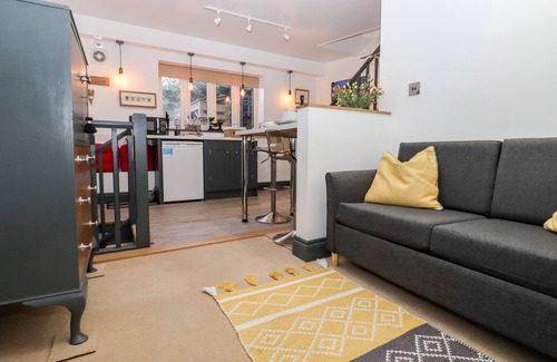 East Farleigh Cabaña | PADDOCK VIEW, romantic, with a garden in Maidstone