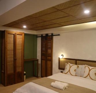 Catangnan Hotel | Padel and Palms Villas