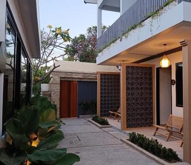 Ketewel Hotel | Padinis Villa & Coffee