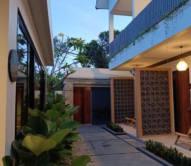 Ketewel Hotel | Padinis Villa & Coffee