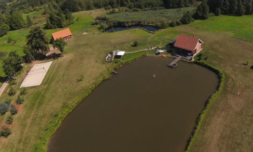Moletai District Municipality Casa | Padvarių sodyba ant tvenkinio kranto su pirtimi