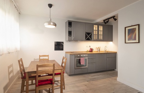 Rijeka Condominio | PAHA-PAHA condo near campus with lightning fast Wi-fi