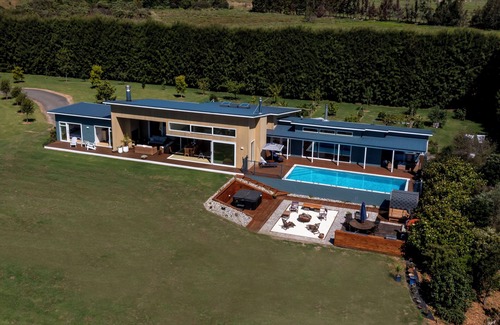 Whakamarama Casa | Pahoia Beach Retreat