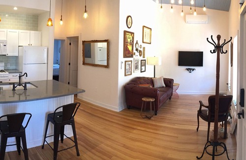 Albuquerque Casa | Painted Lady Bed & Brew