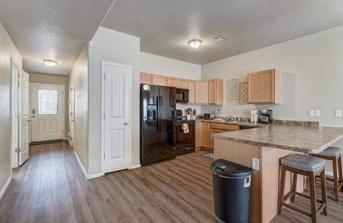 Southeast Colorado Springs Casa | Painted Sky Too|8 min Airport|15 min hospital