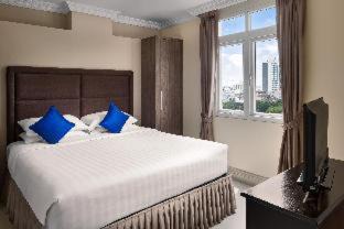 Daun Penh Hotel | Palace Gate Hotel & Residence By EHM