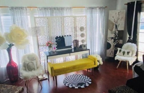 Canoga Park Casa | Palace like mountain scenic , L.A hideaway 10 min from Calabasas