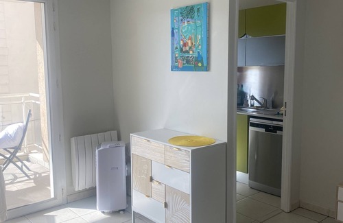 Cannes City Centre Apartamento | PALAIS des FESTIVALS, 10 min walk, BEACHES, DOWNTOWN, TERRACE + SUV PARKING