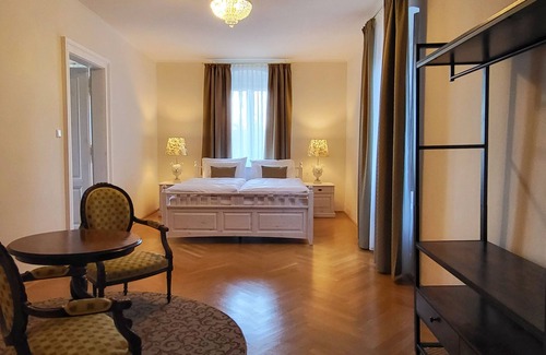 Burgau Cama Y Desayuno | Palais Kneissl