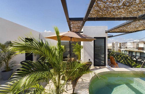 Zama Apartamento | Experience Luxury: Private Plunge Pool, Rooftop Terrace & Fitness Center