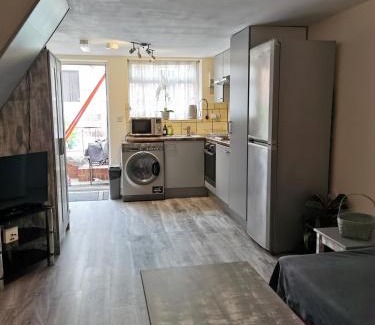 Edmonton Apartamento | Palaz 1 - 2 Bedroom Garden Flat