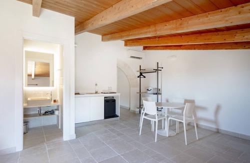 Municipio 1 Apartamento | Palazzo della Torre 202 - Modern Historic Loft