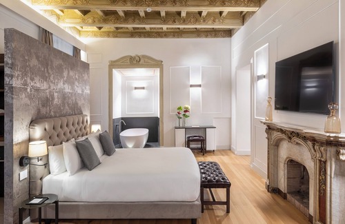 Rione IV Campo Marzio Casa | Palazzo Goldoni Condotti Collection