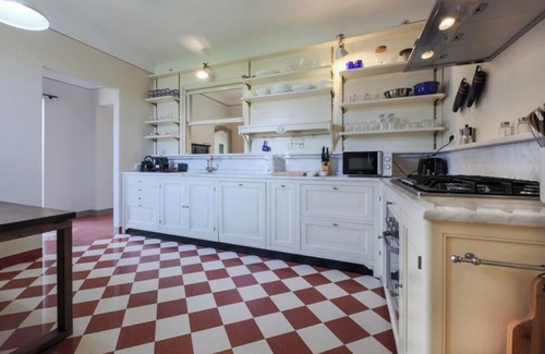 Sant' Ambrogio Apartamento | Palazzo Lungarno Luxurious 4-Bedroom Penthouse with Terrace in Central Florence