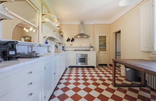 Sant' Ambrogio Apartamento | Palazzo Lungarno Luxurious 4-Bedroom Penthouse with Terrace in Central Florence