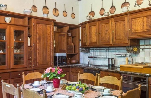Tirano Apartamento | Vrbo Property