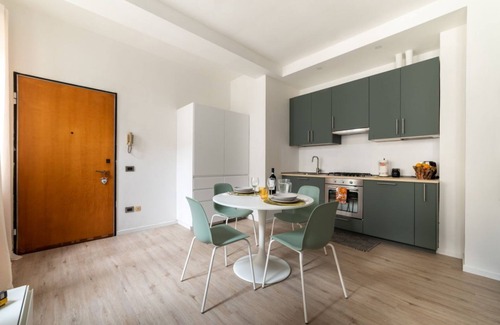 Parma City Centre Apartamento | Palazzo Tarasconi Petrol Color Apartment