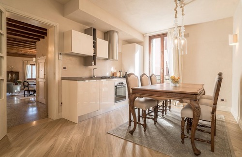 Cannaregio Casa | Palazzo Veneziano direct at the main canal of Venice with roof terrace