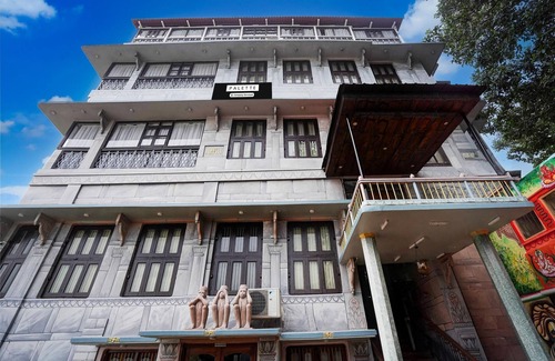Varanasi Casa | Elegant Executive Suite at Heritage Scindia Ghat