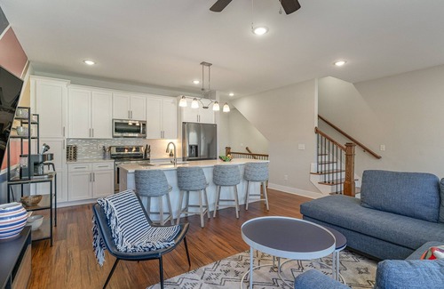 Nashville Casa | Palette - Private Patio - Mins to Nashville Zoo