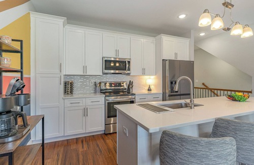 Nashville Cabaña | Palette - Private Patio - Mins to Nashville Zoo