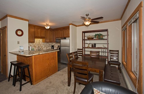Olympic Valley Casa | **** Remodelado 2 BR - Estancia en Squaw - DISTANCIA CAMINANDO a Village ***