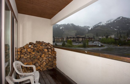 Olympic Valley Casa | **** Remodelado 2 BR - Estancia en Squaw - DISTANCIA CAMINANDO a Village ***