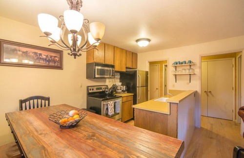 Olympic Valley Condominio | Squaw Valley Getaway * Under the Tram * Se aceptan mascotas