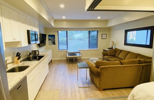Olympic Valley Condominio | Squaw: Squaw Valley Lodge, Walk to Village, Slopeside Studio, Jacuzzi, piscina