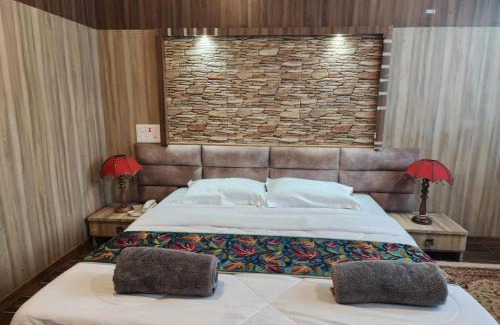 Nishat-Shalimar Casa | Palla's Inn & Suites-RESORTS, Srinagar