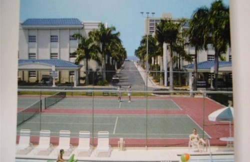 Siesta Key Condominio | 2 lados de Palm Bay Club -2 BR / BA Golfo -Club suite actualizada recientemente