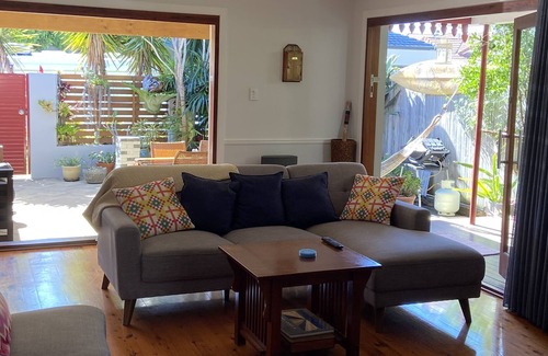 Palm Beach Cabaña | Palm Beach Cottage - 600m to Beach
