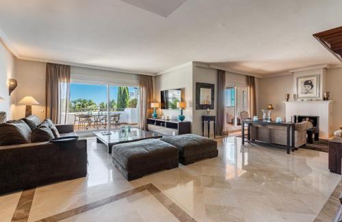 Marbella Casa | Palm Beach Frontline Penthouse