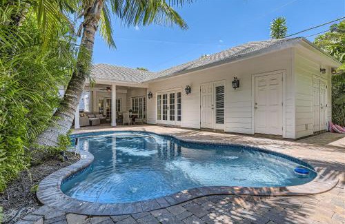 Flamingo Parks Casa | Palm Beach Oasis - Indulge in Garden Tranquility with Alfresco Dining