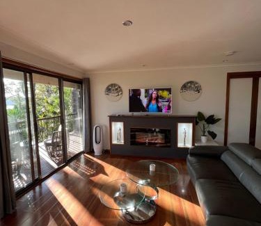 Palm Beach Apartamento | Palm beach Sydney, Modern home with water view
