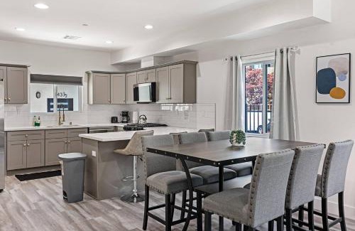 Wilshire Casa | Palm Breeze Escape